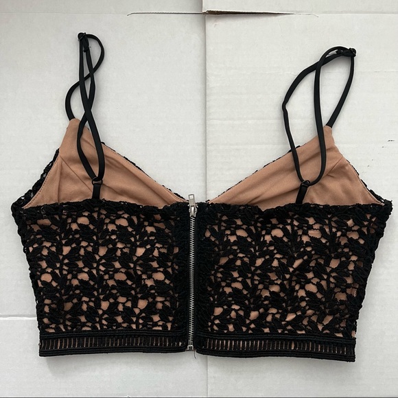 Kendall & Kylie Black Lace Crop Tank - Picture 2 of 6